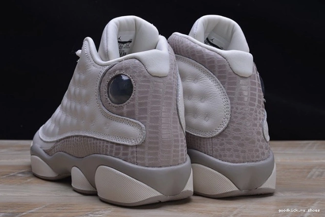 Retro Air 13 